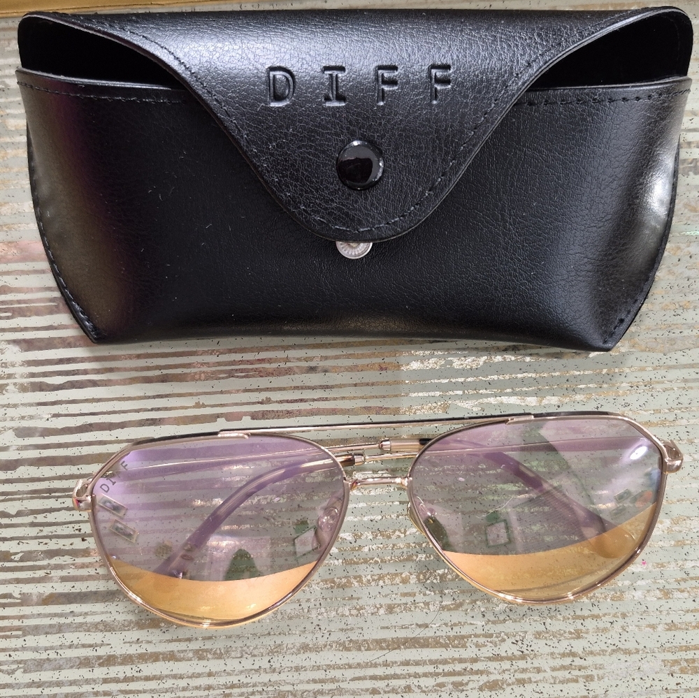 Diff Eyewear Pink Gradient Round Sunglasses With … - image 1